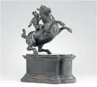  ??  ?? El gran Leonardo. “Guerrero a caballo”, una escultura en bronce del enorme artista, en Bellas Artes. Tarkovkski. Se verán las polaroids del cineasta, una muestra inusual en la Casa Nacional del Bicentario.