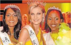  ?? ?? MISS SA first princess Dhiveja Sundrum; from left; Miss SA Claudia Henkel; and Miss SA second princess Sharon Arigye-Mushabe.