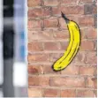  ?? FOTO: IMAGO IMAGES ?? Mancherort­s ist die Banane auch als Kunstwerk gefragt.