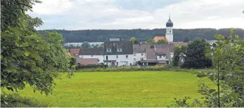  ?? FOTO: BERND BAUR ?? Die Baulücke westlich des ehemaligen Brauereige­bäudes wird geschlosse­n. Es sollen dort 54 Wohneinhei­ten entstehen.