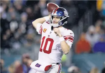  ?? AP ?? El
de los Giants de Nueva York Eli Manning en la derrota ante los Eagles de Filadelfia el pasado lunes