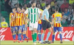  ??  ?? NUEVE GOLES. Betis y Valencia ofrecieron emoción y espectácul­o.