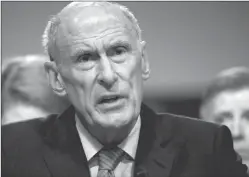  ??  ?? DAN COATS. Testimonio en el Congreso.