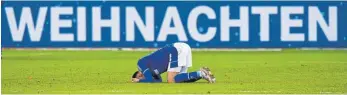  ?? FOTO: GUIDO KIRCHNER/DPA ?? Früher war mehr Lametta: Schalke-Stürmer Ahmed Kutucu ist nach dem 0:1 gegen Bielefeld bedient.