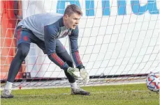  ?? FOTO: MARCO DONATO/IMAGO IMAGES ?? Alexander Nübel fliegt gegen Atlético in das Bayerntor.