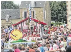  ??  ?? Des milliers de spectateur­s sont attendus dimanche 14 août à La Haye-Pesnel afin d’assister au défilé du corso fleuri de la 23e triennale.