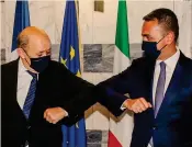  ??  ?? Intesa. Il ministro degli Esteri francese Jean- Yves Le Drian e quello italiano Luigi Di Maio