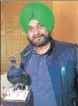  ?? HT PHOTO ?? Navjot Singh Sidhu with the partridge taxidermy.