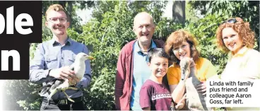  ??  ?? Linda with family plus friend and colleague Aaron Goss, far left.