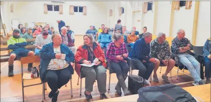  ?? PHOTO / KC JORDAN ?? Residents of rural Hawke’s Bay community Te Pō hue held an emergency meeting to discuss cuts to the school bus route.