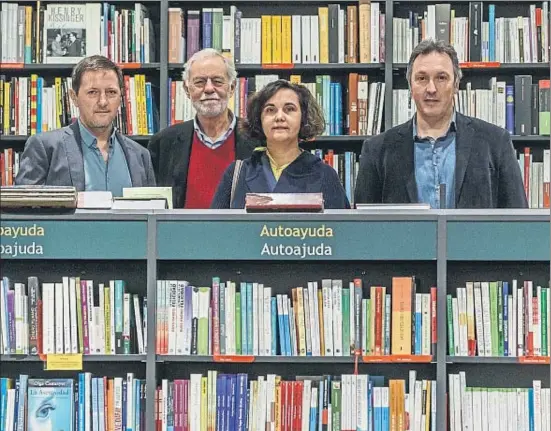  ?? DAVID AIROB ?? Ignacio Martínez de Pisón, Eduardo Mendoza, Marina Espasa y Carlos Zanón, ayer, en la Casa del Libro de la Rambla Catalunya