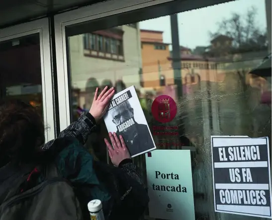  ?? EFE ?? Protesta ayer a mediodía contra los presuntos casos de acoso sexual en el Institut del Teatre