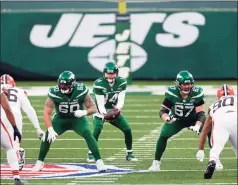  ?? Adam Hunger / Associated Press ?? New York Jets quarterbac­k Sam Darnold in action against the Cleveland Browns on Sunday.