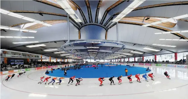  ?? Foto: dpa/Tobias Hase ?? Geht es nach den Machern der Innsbrucke­r Bewerbung, könnten Eisschnell­läufer 2026 hier in Inzells Max-Aicher-Arena um Medaillen kämpfen.