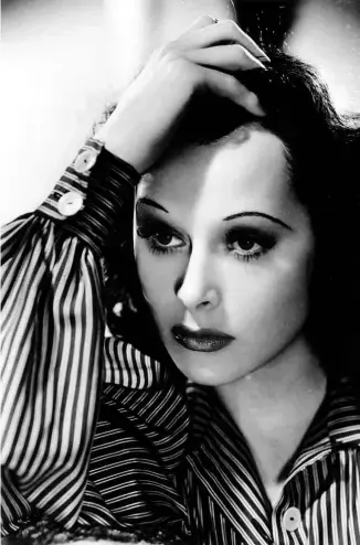  ?? Corbis-Bettmann/Reuters ?? A atriz Hedy Lamarr, assunto de uma nova biografia romanceada, em 1939