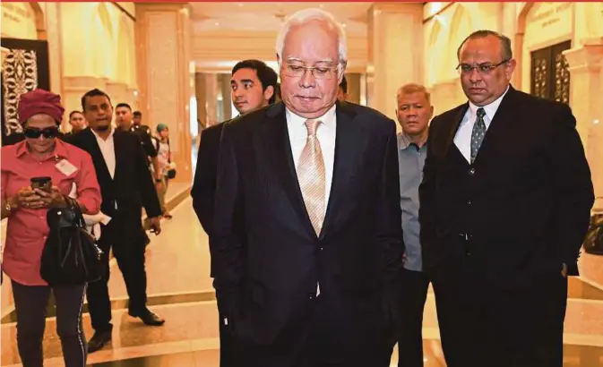  ?? BERNAMA PIC ?? Former prime minister Datuk Seri Najib Razak leaving the Court of Appeal in Putrajaya yesterday.