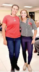  ??  ?? • Alejandra Valencia y Patricia Domínguez ofrecieron una plática a alumnos de la Universida­d Estatal de Sonora.