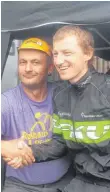  ?? FOTO: ANDREA WERNER ?? Tritt heuer nicht mehr zum Abendrenne­n am Höchsten an: Tom Bergmann (rechts), Sieger der Jahre 2014 bis 2016.