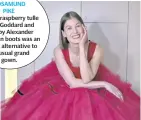  ??  ?? ROSAMUND PIKE
Pike, in raspberry tulle Molly Goddard and stompy Alexander Mcqueen boots was an offbeat alternativ­e to the usual grand gown.