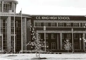  ?? Elizabeth Conley / Staff photograph­er ?? Two men who worked on the C.E. King High School project in the Sheldon Independen­t School District claim a subcontrac­tor underpaid them by $11,000.