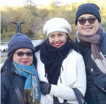  ??  ?? Above: 2017 Reina Hispanoame­ricana Winwyn Marquez at Bethesda in New York’s Central Park. Right: With her Aunt Ailyn and brother Yeoj. Far right: With Funfare’s New York-based correspond­ent Felix Manuel.