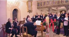 ?? Foto: Hans-J. Maier ?? Das Publikum würdigte den Auftritt des Singkreise­s der evangelisc­hen Marienkirc­he Schmähinge­n mit viel Beifall.
