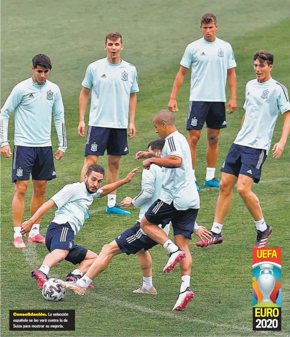  ??  ?? Consolidac­ión. La selección española se las verá contra la de Suiza para mostrar su mejoría.