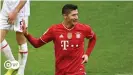  ??  ?? Robert Lewandowsk­i is on course to break Gerd Müller's scoring record