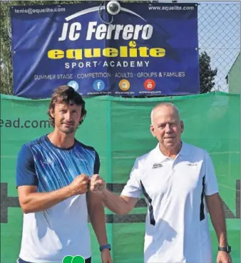  ??  ?? Ferrero y Martínez Cascales posan para AS ayer en Equelite.