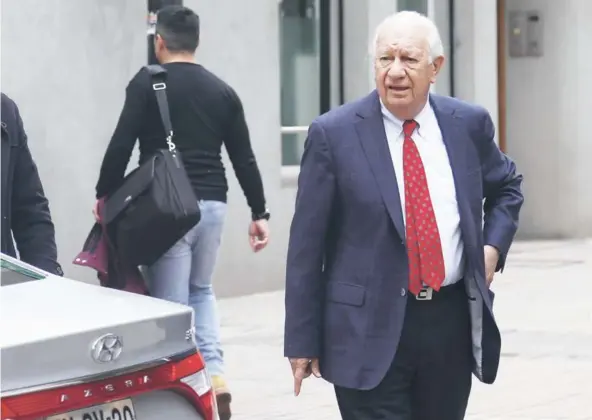  ??  ?? ► El ex Presidente Ricardo Lagos al asistir ayer a una actividad por el aniversari­o del triunfo del No.