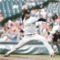  ?? AP ?? José Ureña, de los Marlins, aparece durante su actuación de anoche frente a los Orioles de Baltimore en la cual se anotó su segunda victoria de la campaña.