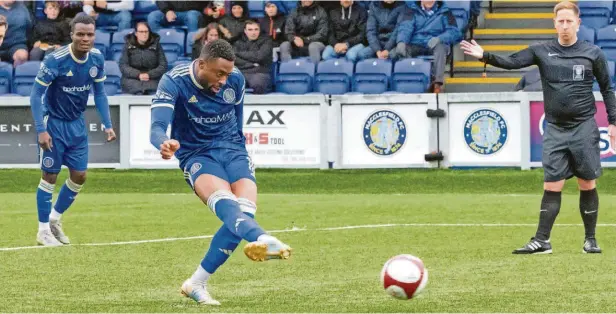  ?? Phil Jones/sportseyep­hoto.com ?? ●●Tunde Owolabi opens the scoring from the penalty spot