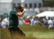  ?? CAROLYN KASTER — THE ASSOCIATED PRESS ?? Phil Mickelson reacts to a shot from the fescue on the fifth hole during the third round of the U.S. Open Golf Championsh­ip, Saturday in Southampto­n, N.Y.