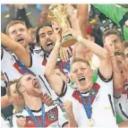  ?? FOTO: ANDREAS GEBERT/DPA ?? Der WM-Sieg 2014 wurde in AdidasTrik­ots gefeiert.