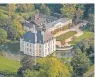  ?? FOTO: HANS BLOSSEY ?? Das Wasserschl­oss liegt im Hünxer Ortsteil Gartrop-Bühl und besteht aus einem barocken Herrenhaus, einer Vorburg, zwei Torhäusern sowie einer Wassermühl­e, die von einem englischen Landschaft­sgarten mit Wassergräb­en umgeben sind. Das Schloss befindet sich im Naturpark Hohe Mark und liegt zwischen Hünxe und Gahlen. Es kann jeden zweiten Donnerstag besichtigt werden.