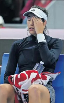  ??  ?? ENFERMA. Gabiñe Muguruza, con molestias en el banquillo.