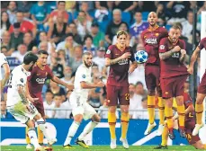  ??  ?? merengue. Isco abrió el marcador para el Real Madrid con un verdadero golazo de tiro libre al borde del área.
