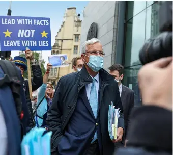  ??  ?? Michel Barnier, ici à Londres le 9 septembre dernier. Sa transparen­ce et son fair-play ont marqué les Etats membres de l’Union européenne.