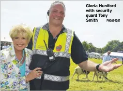  ?? FM2694267 ?? Gloria Huniford with security guard Tony Smith