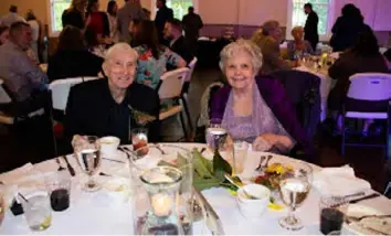  ?? Lindsey Poyar ?? Sam and Rose Bain at a wedding in 2022, just ahead of their 70th wedding anniversar­y.