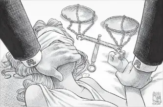  ?? BRUCE MACKINNON, THE HALIFAX CHRONICLE HERALD THE CANADIAN PRESS ?? A powerful political cartoon depicting the assault of Lady Justice has gone viral in the wake of allegation­s against U.S. Supreme Court nominee Brett Kavanaugh.