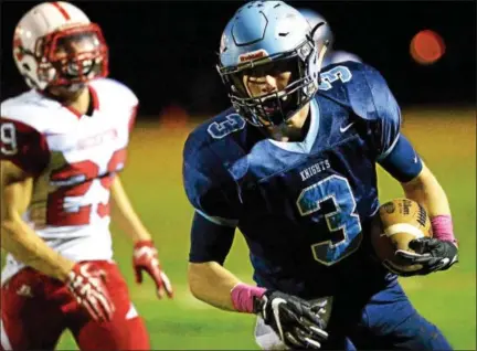  ?? BOB RAINES — DIGITAL FIRST MEDIA ?? North Penn’s score a touchdown after pulling in a short pass during the Knights’ home game against Souderton on Friday, Oct. 14, 2016. Thomas announced his verbal commitment to Villanova University on Aug. 8.