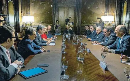  ?? INMA SAINZ DE BARANDA ?? El ministro Álvaro Nadal en la reunión mantenida ayer en la Delegación del Gobierno