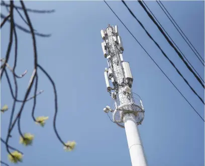  ?? Picture: Michel Bega ?? SETBACK. A cellphone tower in Auckland Park ... the theft of backup batteries is ‘frustratin­g’.