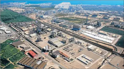  ?? ARCHIVO ?? La terminal ferroviari­a estará dentro de los terrenos de BASF en el polígono de Tarragona