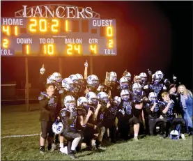  ?? PILOT PHOTO/S.E. SHEARER ?? The Laville football team won sectional Friday night.