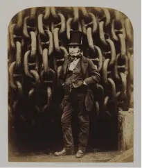  ??  ?? 1 Normandie New York’da, 1935-39 (©Collection French Lines). 2 Robert Howlett, Great Eastern’ın zincirleri önünde Isambard Kingdom Brunel, Birleşik Krallık,1857 (©Victoria and Albert Museum, Londra).