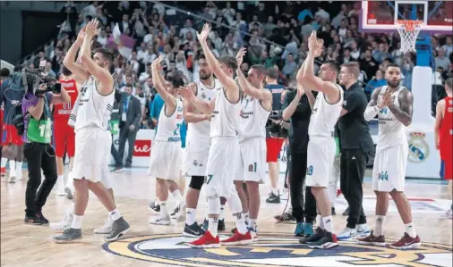  ??  ?? AGENDA APRETADA. El Real Madrid celebra el triunfo ante el CSKA. Desde el 1 de octubre ha jugado ya 14 partidos.