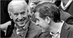  ??  ?? Joe Biden (l) en zijn zoon Hunter. (Foto: Het Parool)