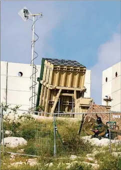  ?? ?? JERUSALÉN. Batería del sistema de defensa antiaéreo “Cúpula de hierro”.